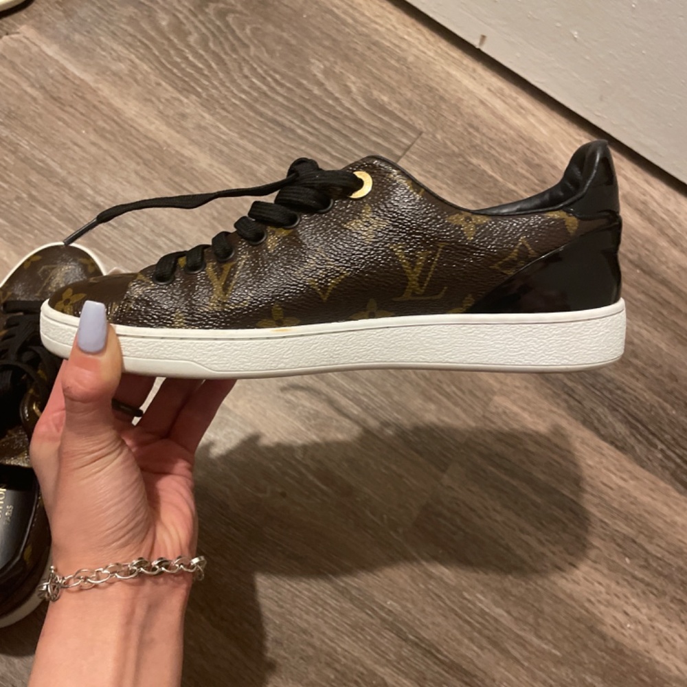LOUIS VUITTON Patent Monogram Frontrow Sneakers 37 - Picture 6 of 7